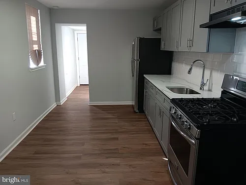 1012 Potter St Photo 1