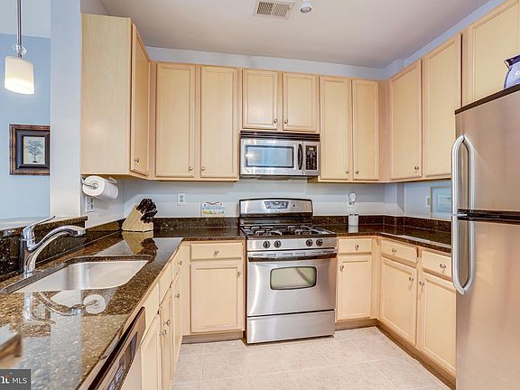 5th image of 2665 Prosperity Ave APT 131