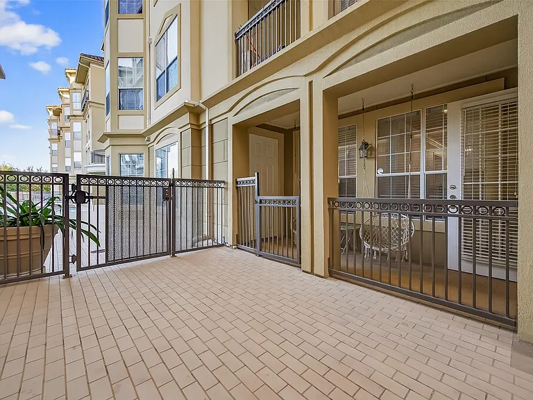 7575 Kirby Dr #2103 — Photo 10