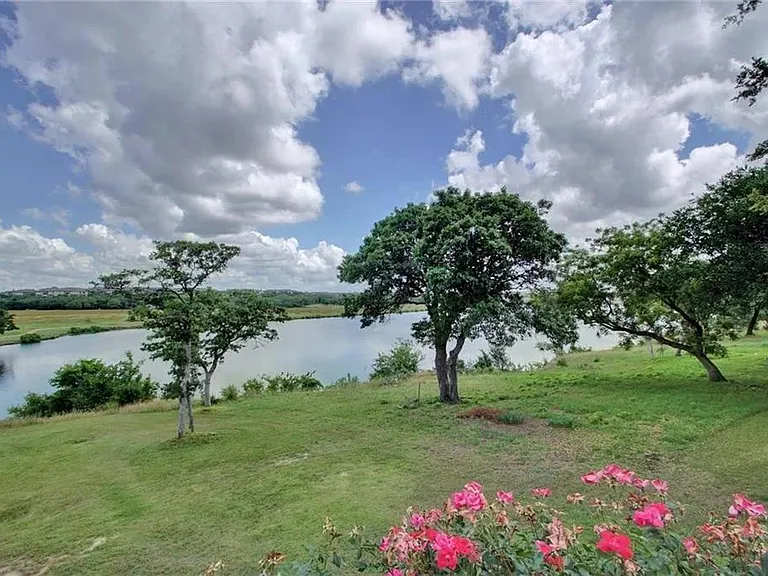 11217 Persimmon Gap Dr — Photo 33