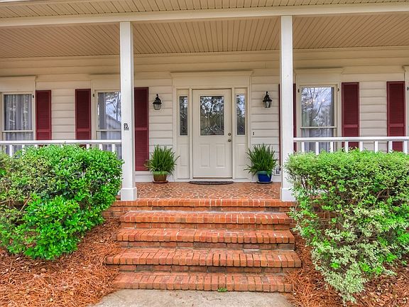 3rd image of 631 Chimney Hill Cir S