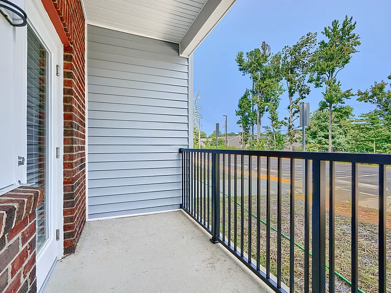Urbana at Hioaks — Photo 10