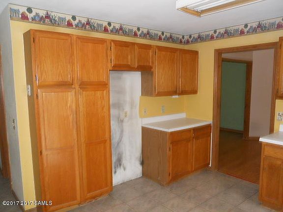 5th image of 32 Burgoyne Ave