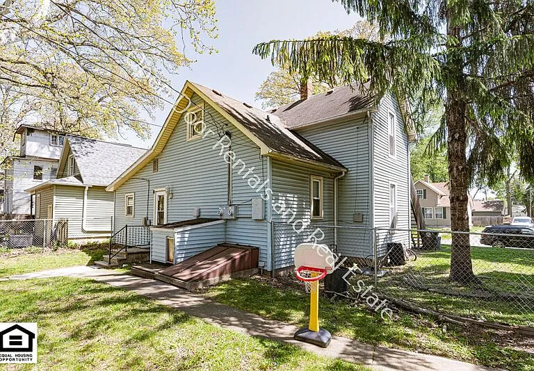 3112 1/2 Thompson Ave — Photo 14