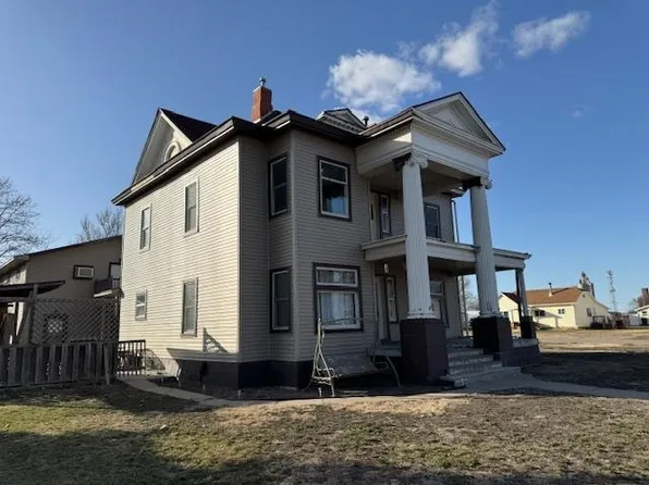 400 S Sycamore St, Blue Hill, NE 68930