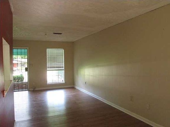 2nd image of 3344 Brookwood Dr