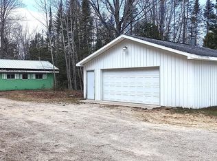 10305 Oshaughnessy Rd, Cheboygan, MI 49721