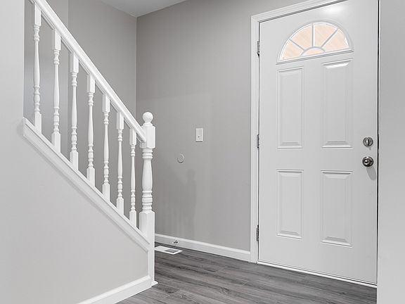 4th image of 1038 Patio Dr