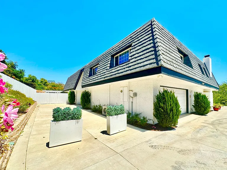 9431 W Lilac Rd #1 — Photo 5