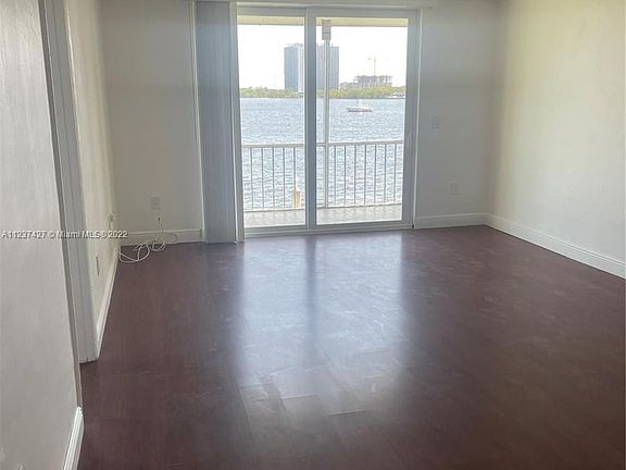 5th image of 3000 Marcos Dr APT P211