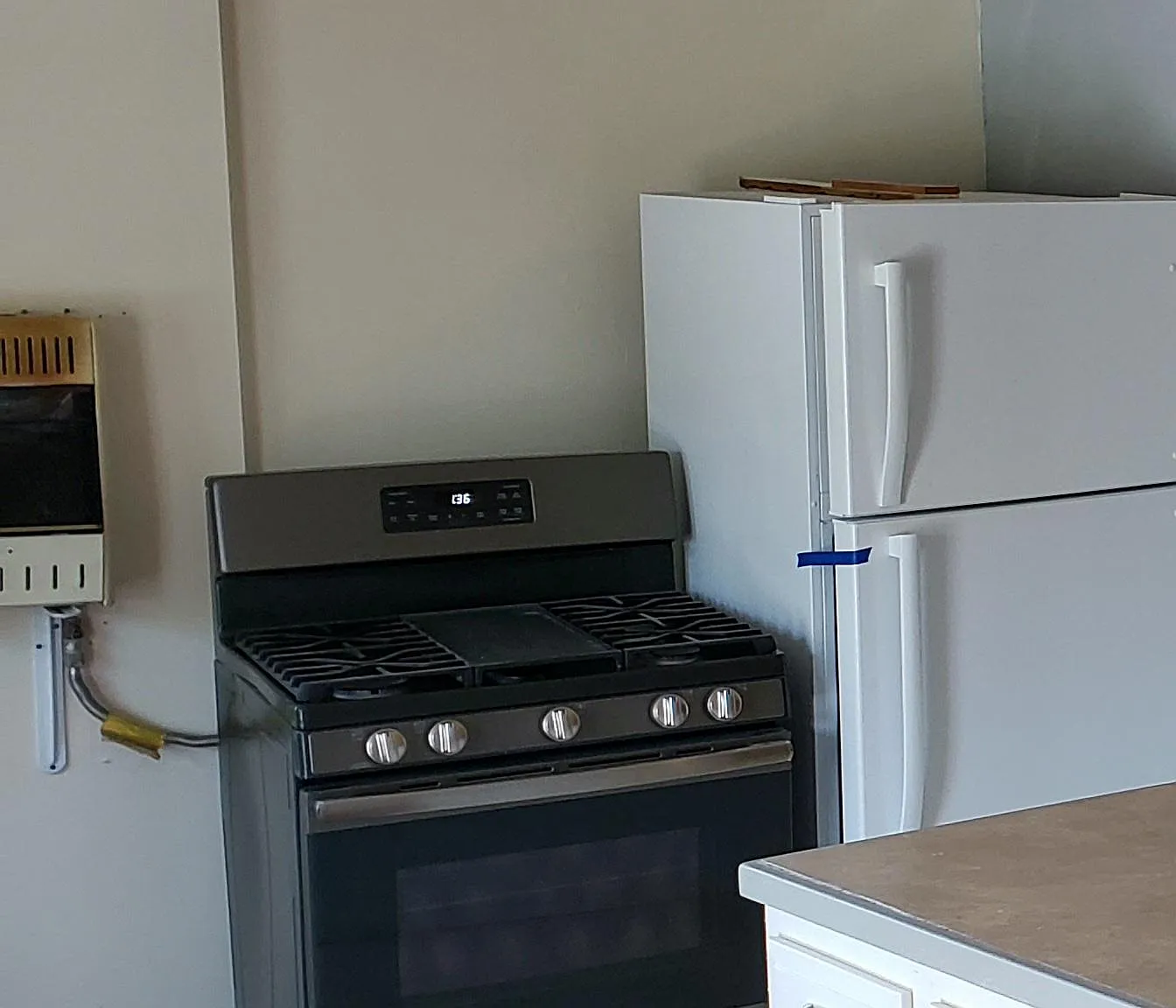 2 bed, 1.5 bath, 1400 sqft, $850 — Photo 1