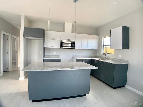 4th image of 2020 Summerland Ln
