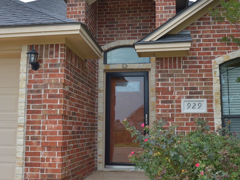 1st image of 929 Dove Landing Ave