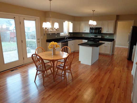 3rd image of 2304 Flat Rock Ct