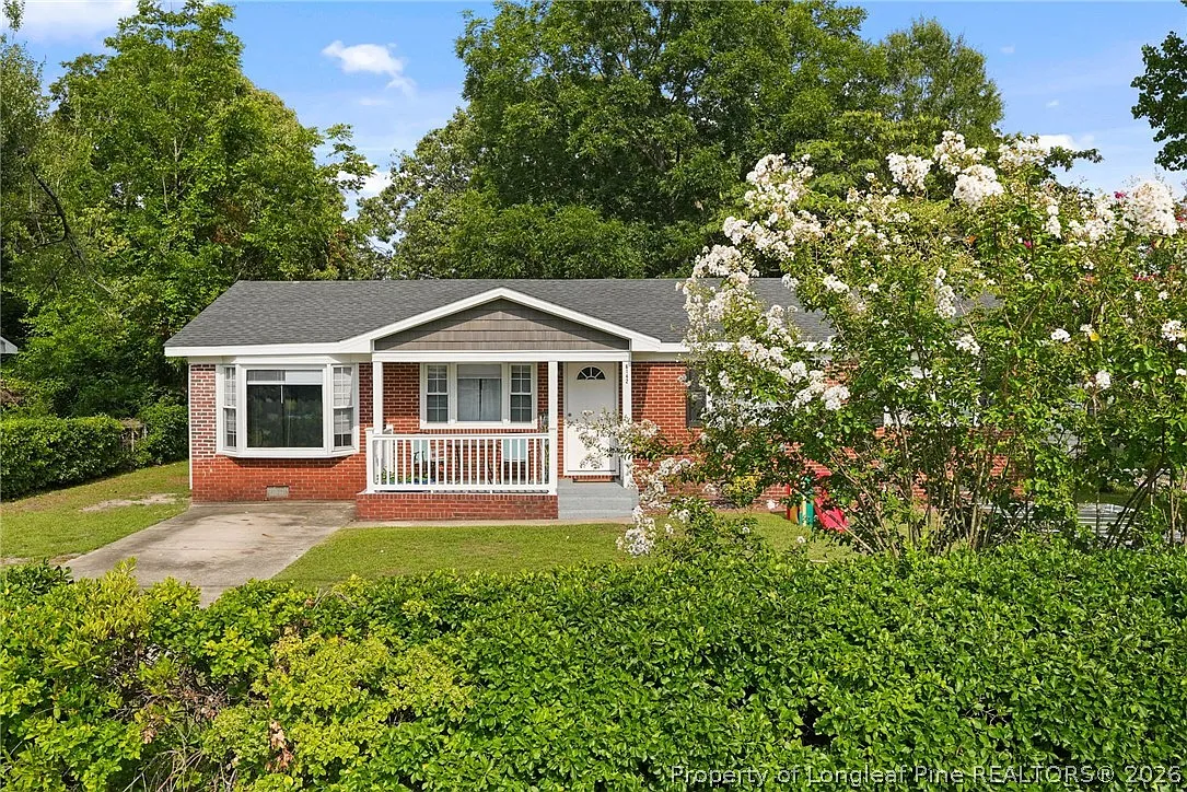 3 bed, 2.0 bath, 1875 sqft, $1,800 — Photo 3