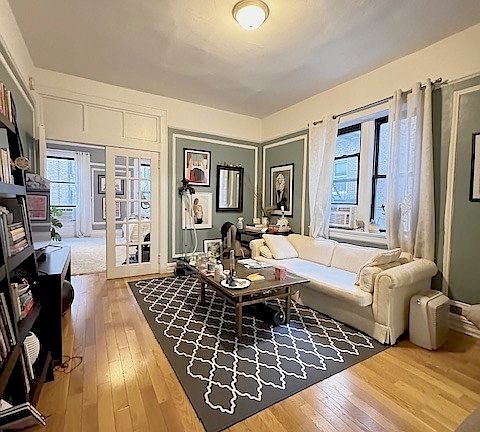 2nd image of 168 W 77th St #3A