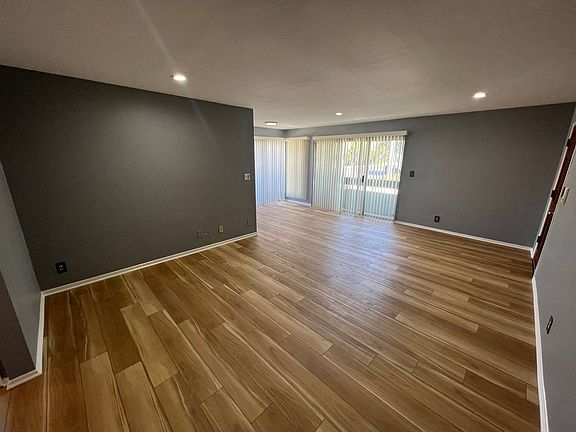 2nd image of 10560 Bloomfield St APT 1