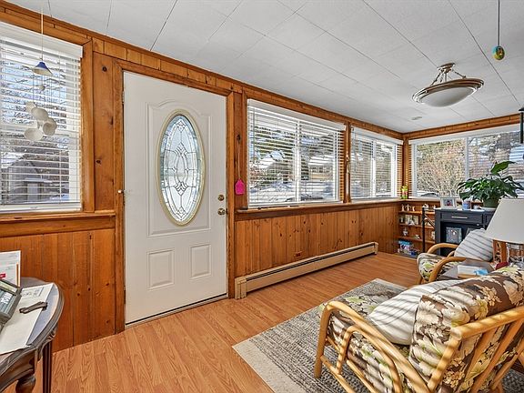 3rd image of 11 Buzzards Bay Dr