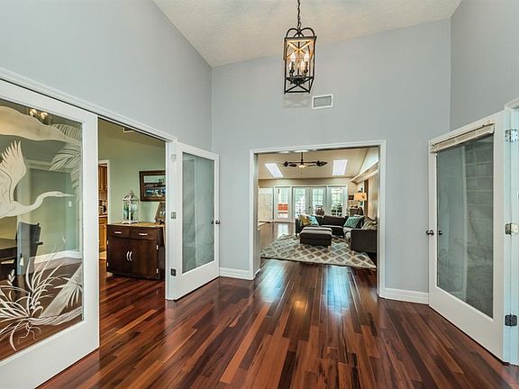 2nd image of 2897 Oakridge Ct
