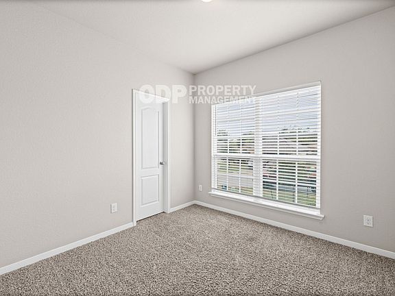 4th image of 2324 Petersburg Ln