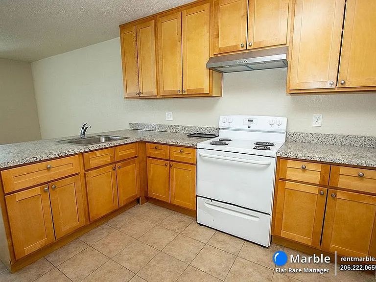 847 E Main St #4 — Photo 17