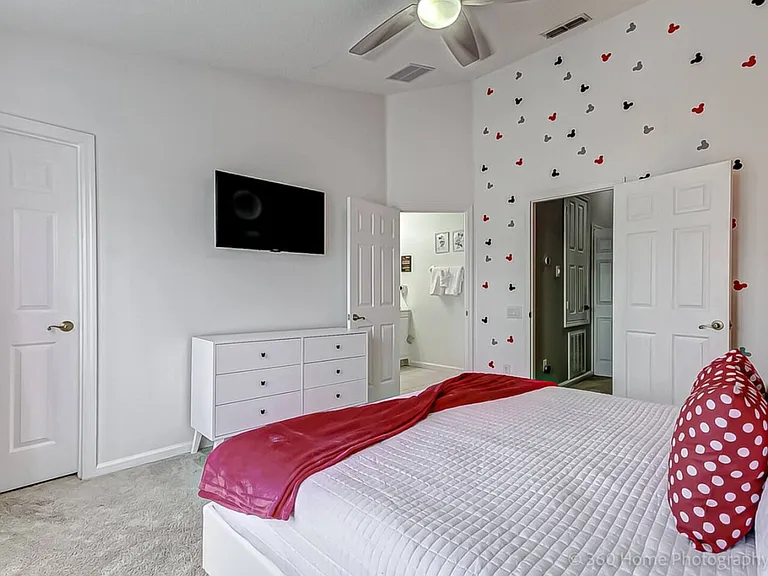 Silver Palm Dr — Photo 12