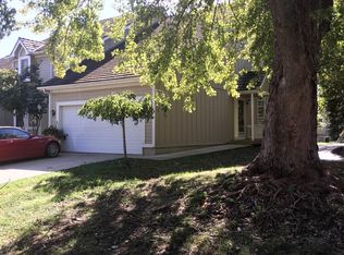 10823 W 115th Ter, Overland Park, KS 66210