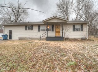 108 W Gum Rd, Carterville, MO 64835