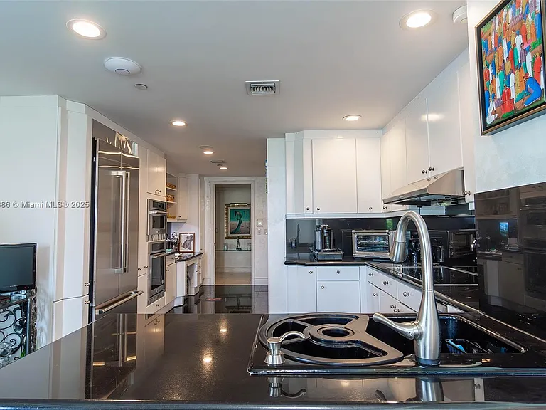 7241 Fisher Island Dr #7241 — Photo 10
