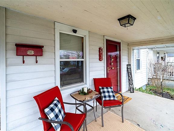 3rd image of 2934 Whittier Ave