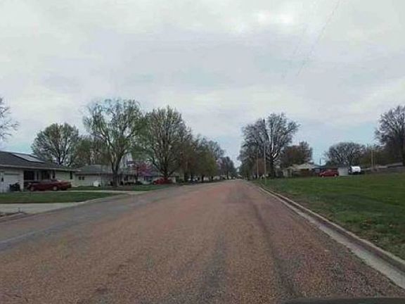 Exterior Neighborhood (street photo)