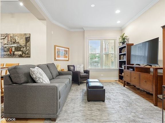 5th image of 2547 N Clark St APT 1S