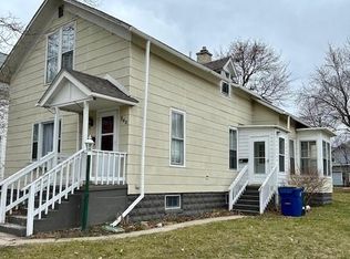 342 3rd St #2, Manistee, MI 49660