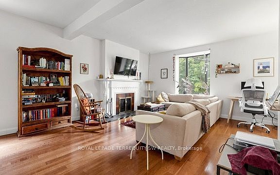 3rd image of 29 Winchester St