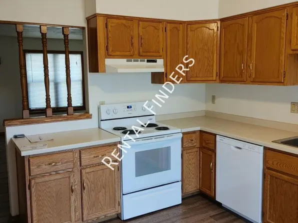 600 S Westland Dr #B, Appleton, WI 54914