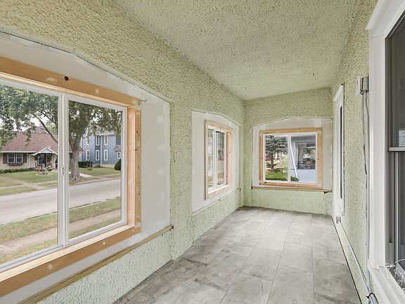 2nd image of 430 S Myrtle Ave