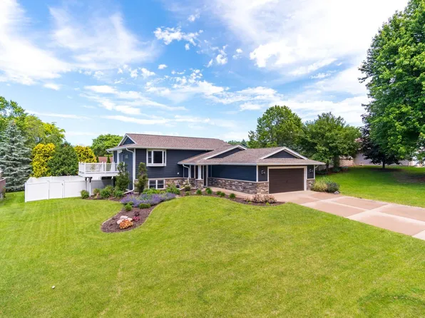 911 Amy Dr, Holmen, WI 54636