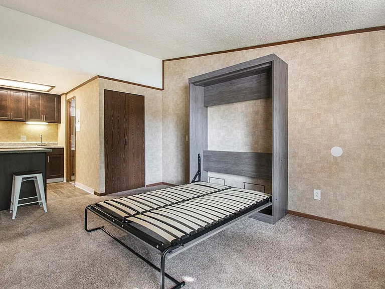 Arrowhead Apartments — Photo 14