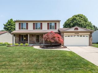 24320 Simmons Dr, Novi, MI