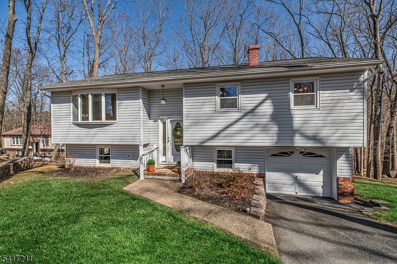 1st image of 14 Forsgate Dr