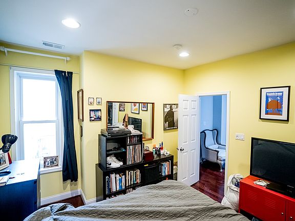 3rd image of 1812 5th St NW