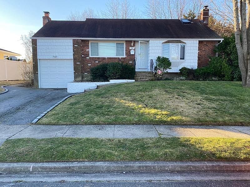 1st image of 36 1st Ave