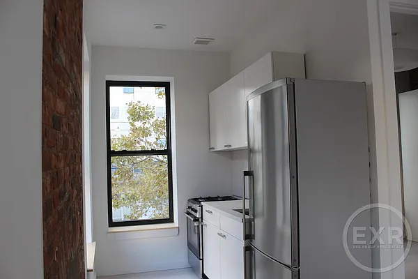 Rented by EXR | media 15