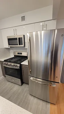Rented by Avanguard Realty Corp | media 10