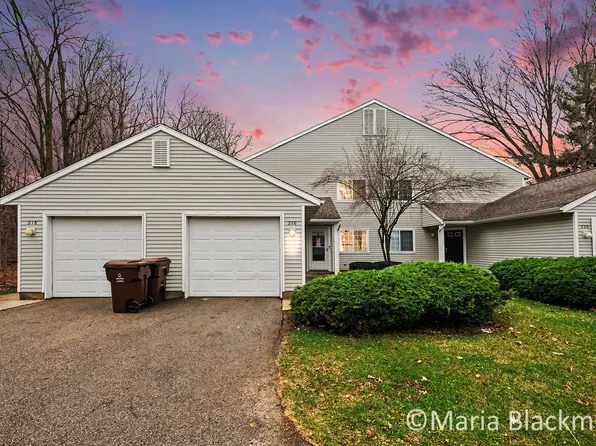 216 Hunters Ln NE #11, Rockford, MI 49341