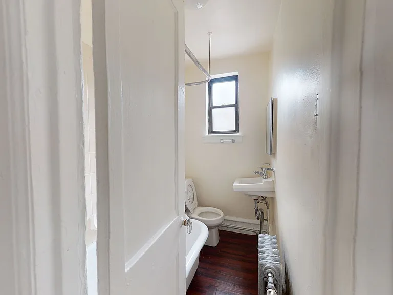 Sherwood Court Apartments — Photo 27