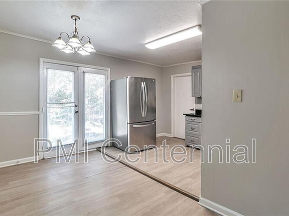 5th image of 484 Evergreen Dr
