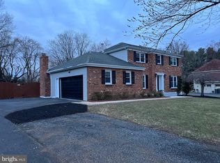 102 Country Flower Rd, Newark, DE 19711