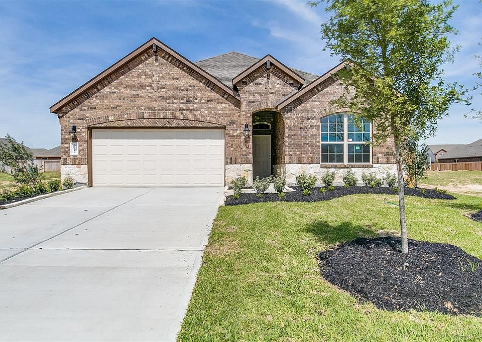 1st image of 28718 Forest Pass Ln