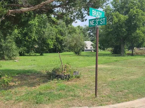 600 NE 3rd St, Abilene, KS 67410